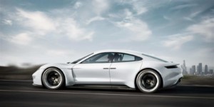 Porsche Mission E Seitenansicht Porsche Mission E Seitenansicht