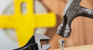 Unvorhergesehene Kosten beim Hausbau mit Eigenleistung berücksichtigen