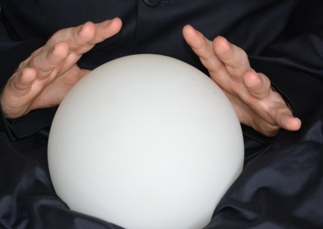 Per Internet einen Blick in die Zukunft wagen hellsehen